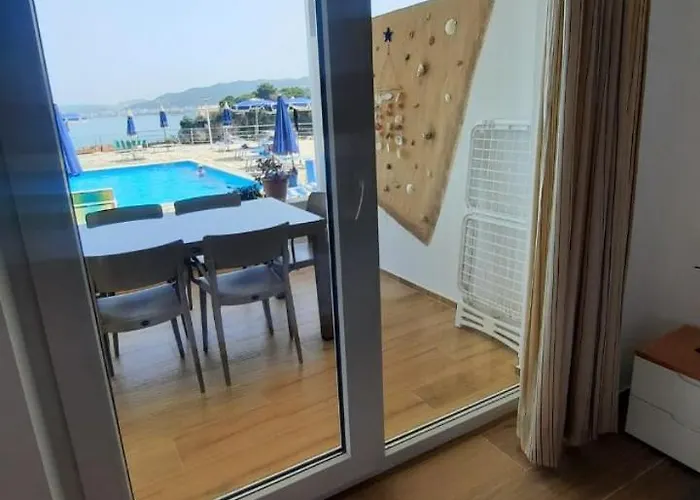 Апартаменты Happy Blue 2 Влёра